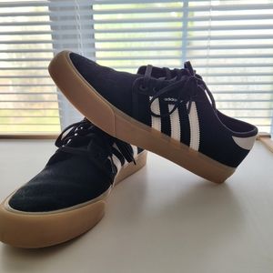 adidas Originals Men's Seeley Xt Sneaker size 8